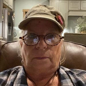 Meet your Posher, Becky